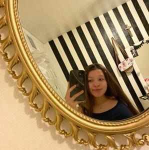 Meet your Posher, Naydelin